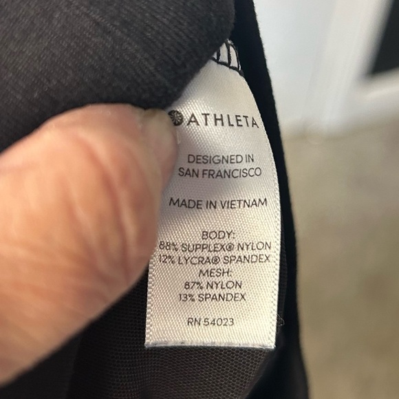 Athleta Black Women's Bermudas - Picture 6 of 6